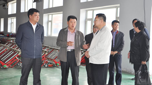 吉林省經(jīng)濟合作局副局長冷希炎一行在榆樹市市委副書記、副市長李洪亮的陪同下來我公司調(diào)研
